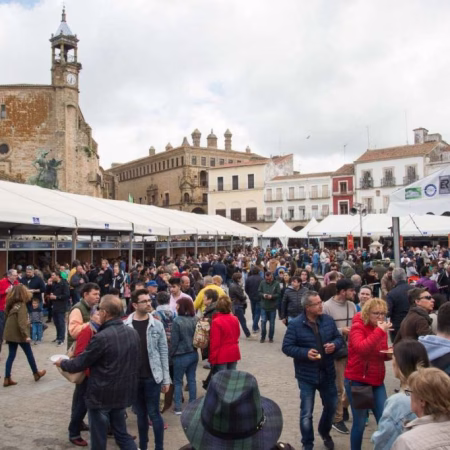 España Secreta: 5 Pueblos Mágicos y sus Fiestas que Debes Vivir al Menos una Vez
