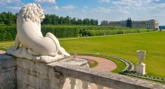 lori-0000991113-fullsize_top-3978788