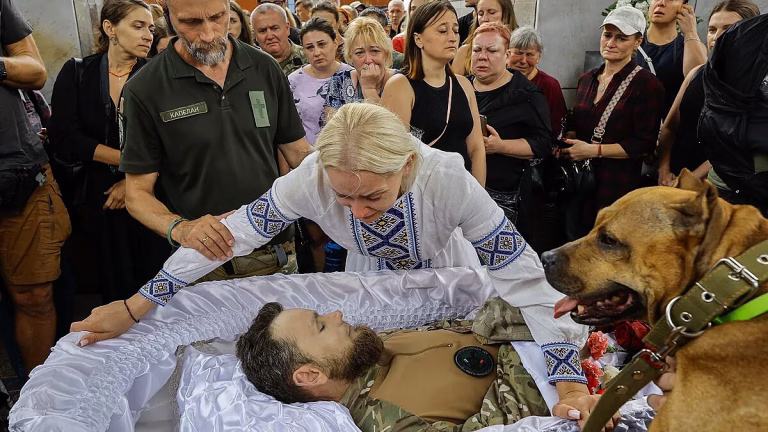 Oleksi Yúkov: el arqueólogo que también recuperaba rusos muere pisando una mina en el Donbás