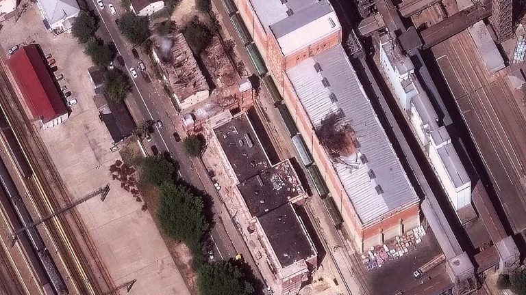 Cientos de drones ucranianos sacuden el último bastión ruso en el Mar Negro