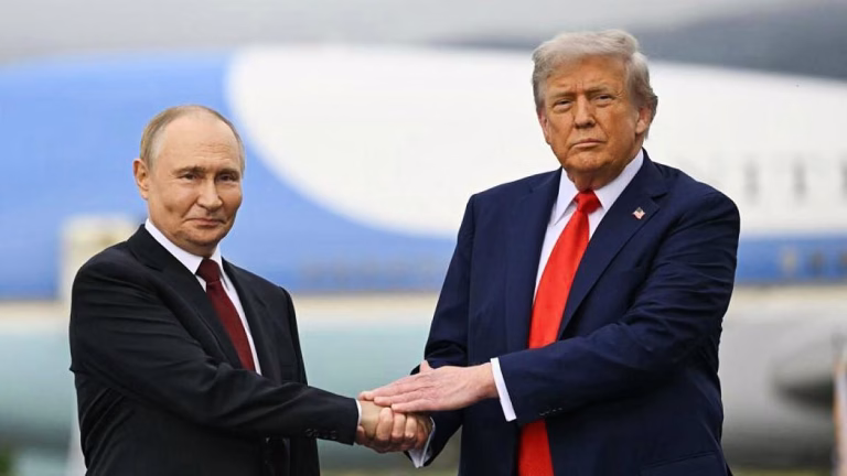 Un año después de Alaska, Zelenski tiene las cartas que Trump negó a Ucrania